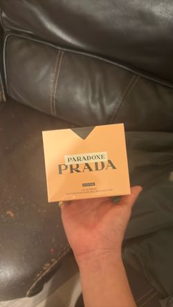 Prada, Perfume