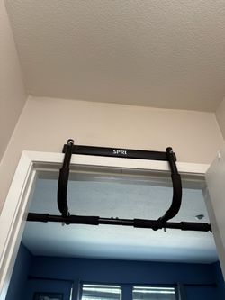 Pull up bar