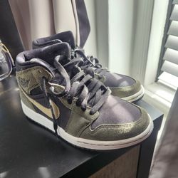 JORDAN 1 MID