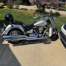 2005 Yamaha Roadstar Silverado