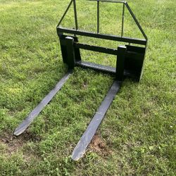 AGT 48” Skid steer Pallet Forks 4000lb Capacity 