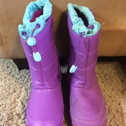 Size 3 kid’s Snow Boots