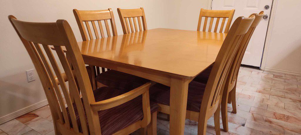 Wooden Table And 6 Chairs 