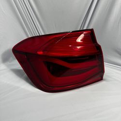 2016 2017 2018 BMW 328 330 340 M3 Tail Light quarter panel Mount Left Driver Sid