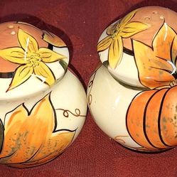 Set Of Salt And Pepper Shakers Squash, Pumpkin Plant Design L1S908