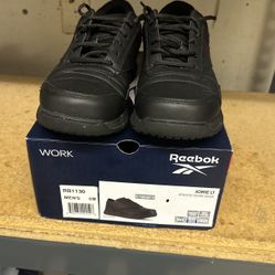 Size 8m Reebok Work Shoe 