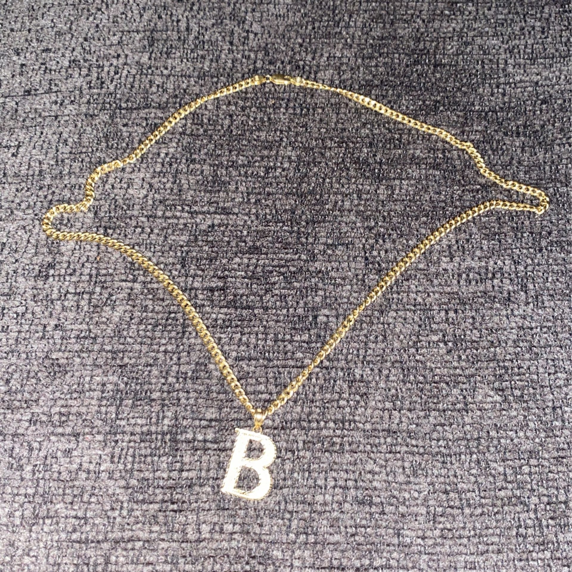 10k Cuban link B Pendant