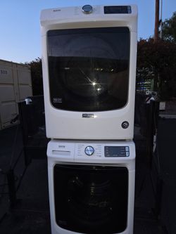 Maytac whasher and dryer gas in good condition both  ask for delivery