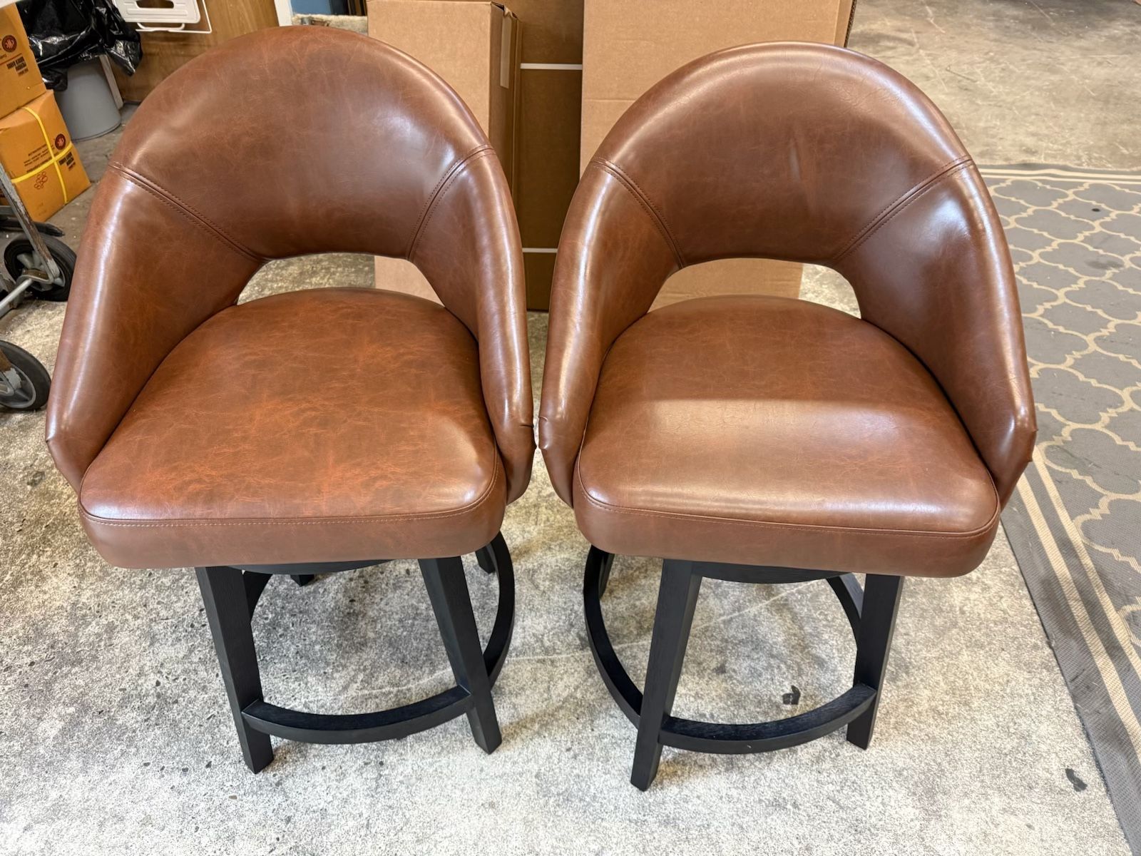 2 Swivel Bar Stools