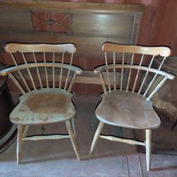 SET OF VINTAGE MAPLE CHAIRS