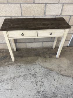 Table/small table/writing desk/entrance table