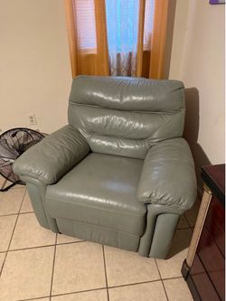 3 seat couch and 1 seat recliner