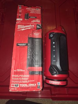 Milwaukee M12 Bluetooth Jobsite Speaker