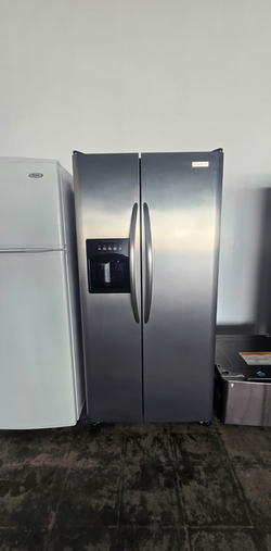 Frigidaire Side‑by‑Side Fridge – Stainless, Ice/Water