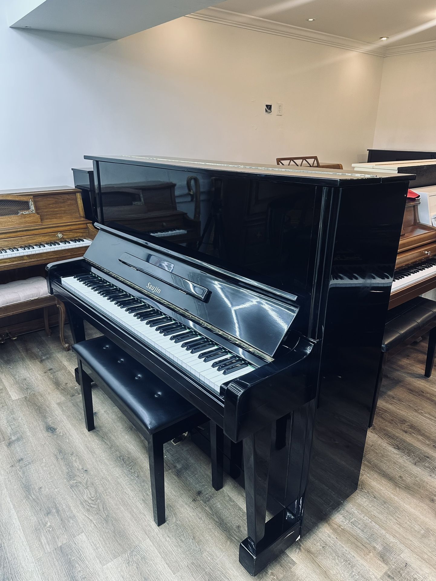 Saujin upright piano