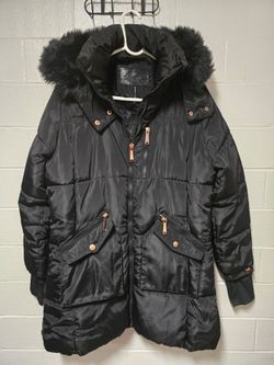 Celsius Winter Puffer / Black Coat / Fur Hood / Thumbholes / L /Black Puffer Parka with Faux Fur Hood