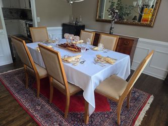 Dining table w 8 chairs