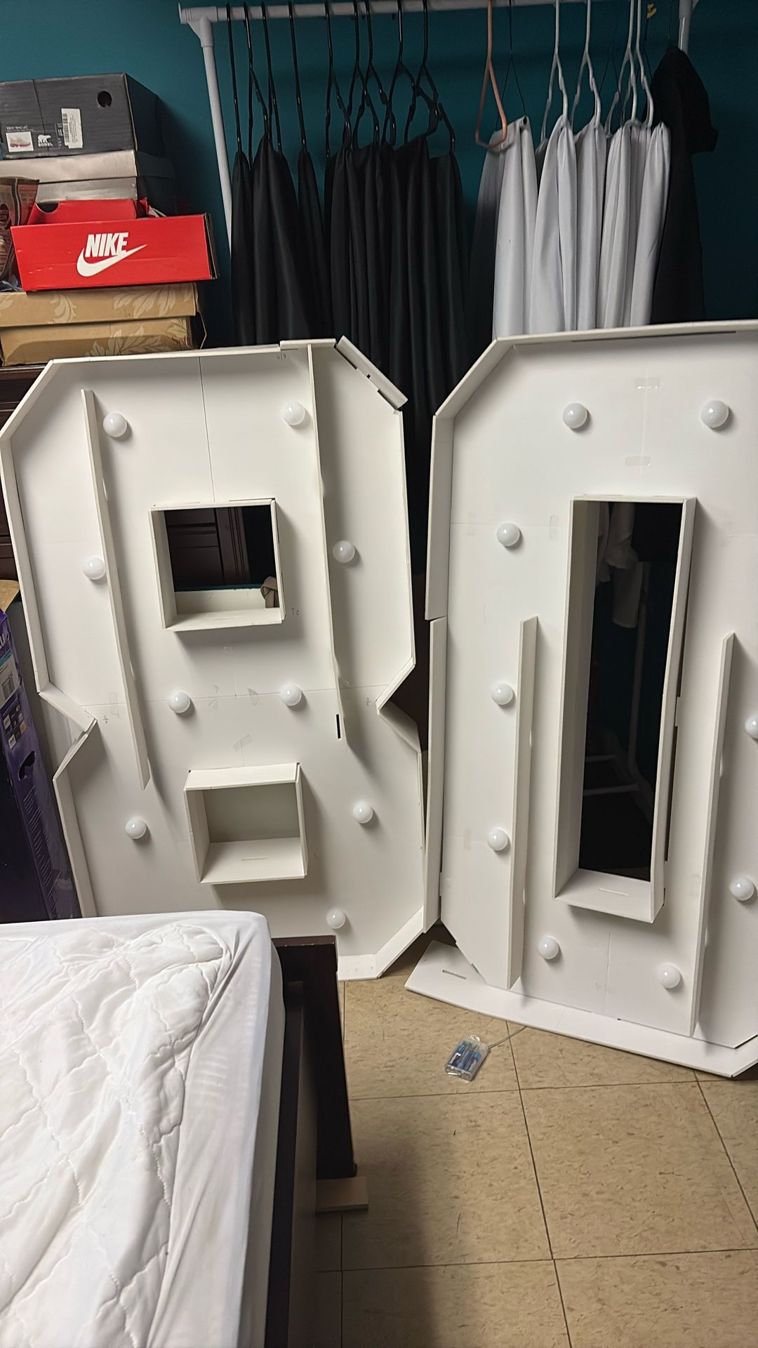 LED Number 3 Foot