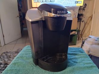 KEURIG Coffee Maker 