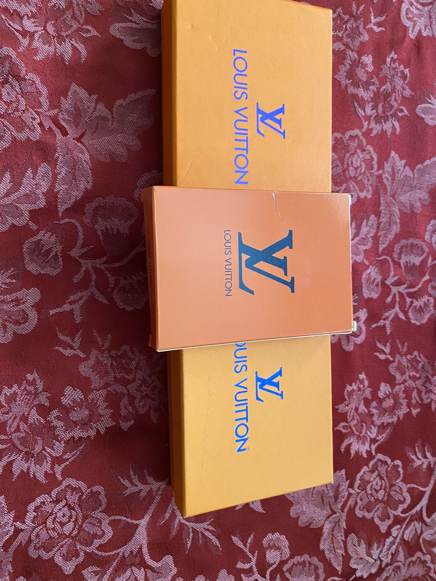 2 Wallet, 1 Small = 3 wallet. For $200