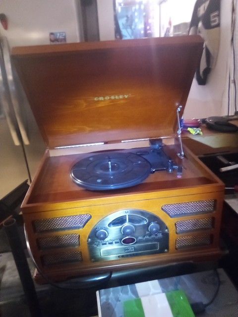 Crosley Rochester CR66 5-in-1 Record Player Turntable Cassette CD AM FM Radio