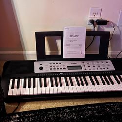 Yamaha 61-key Digital Keyboard 