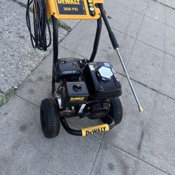 3600 Dewalt Power Washer Gas. Motor Honda 