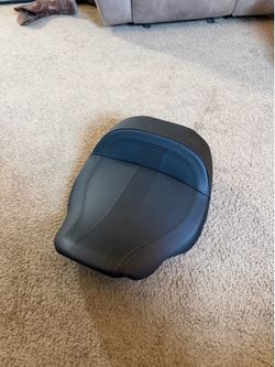 LOW-PROFILE SOLO TOURING SEAT – SMOOTH
