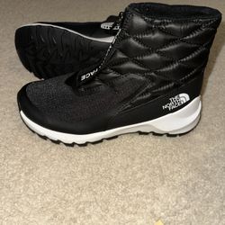 North Face Boots Womens Small