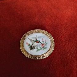 Vintage Avon Pendant Pin