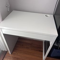 Small white Desk