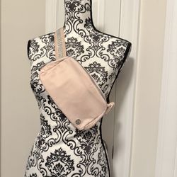 Lululemon Everywhere Belt Bag (Pink) – Unused / Like New