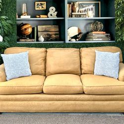 Light Yellow Sherrill Furniture Couch (Free Delivery 🚚)