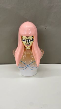 Nicki Minaj perfume. Item No 157 (Shopgoodwill)