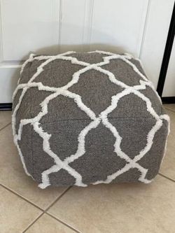 Brand New Anji Mountain Diamond Joe Pouf Ottoman Foot Rest Gray & White 22"x22"x16"
