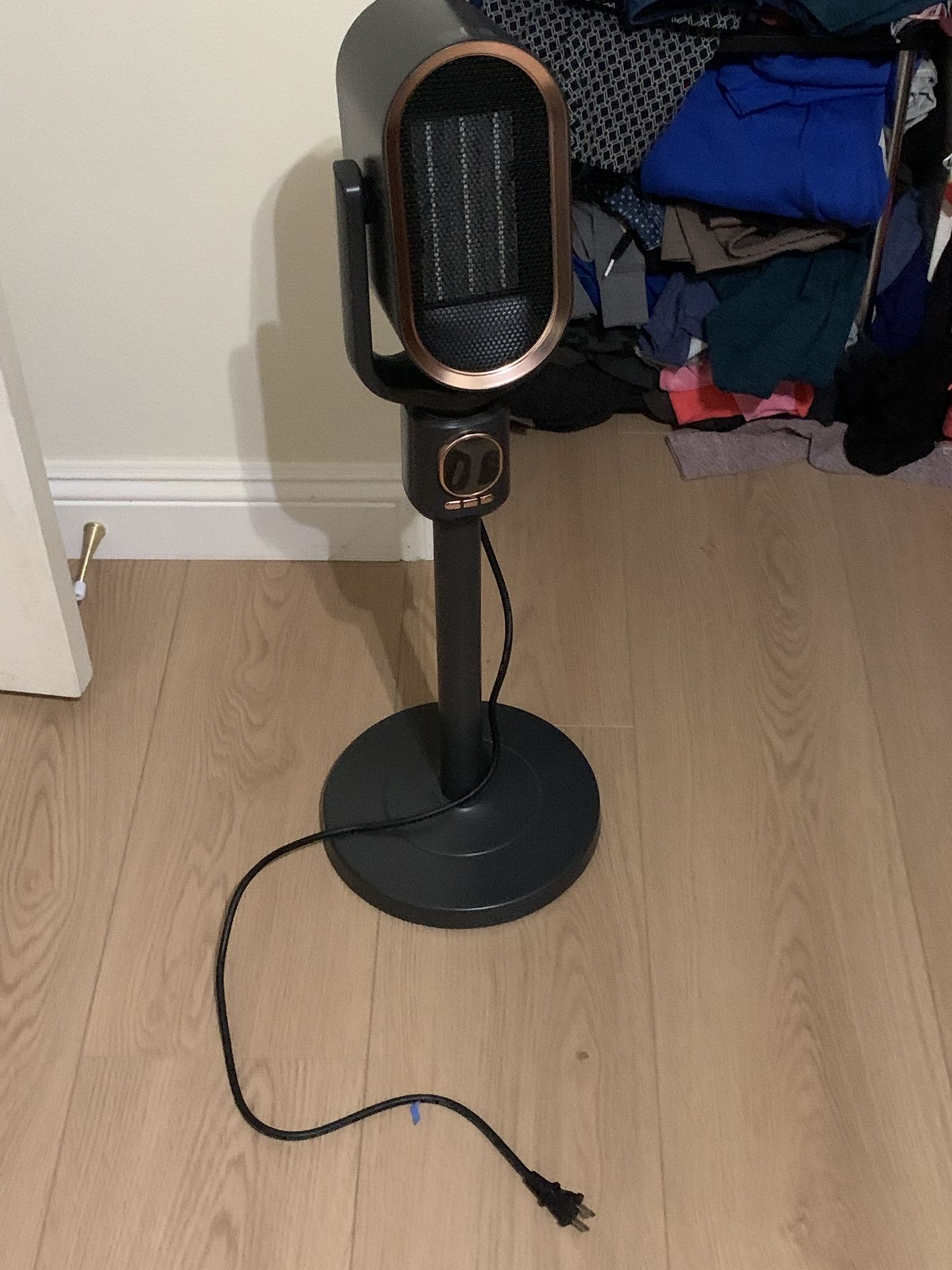 JingChun Portable Space Heater, Pick Up In Temple City