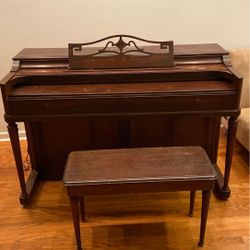 Up right wublitzer Piano/H36/W56/D24