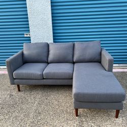 LIKE NEW GRAY SECTIONAL COUCH 🛋  💫❗️❗️ FREE DELIVERY 🚚❗️❗️