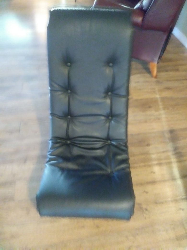 Leather game chair