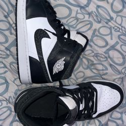 Jordan 1 Mid