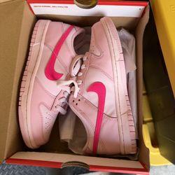 Nike Dunk Low (GS) – Pink / Hot Pink Swoosh – Brand New