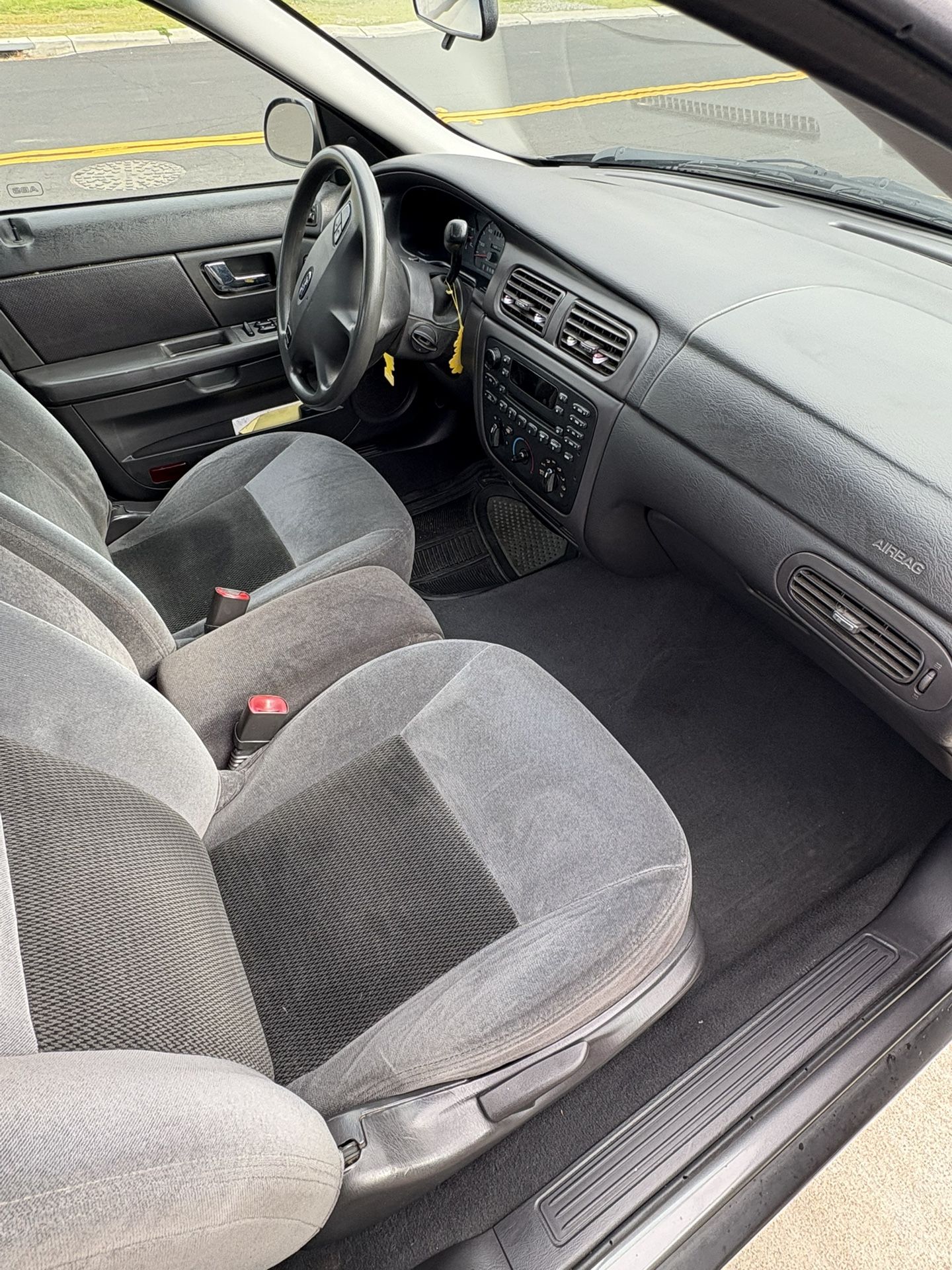 2003 Ford Taurus