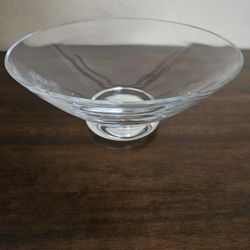 V Shape Bowl, New, Heavy Clear Glass. Giftable  9 1/2 × 4deep 10.00