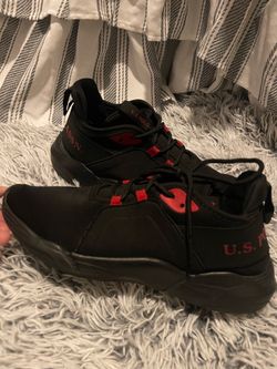 Womens shoes/sneakers