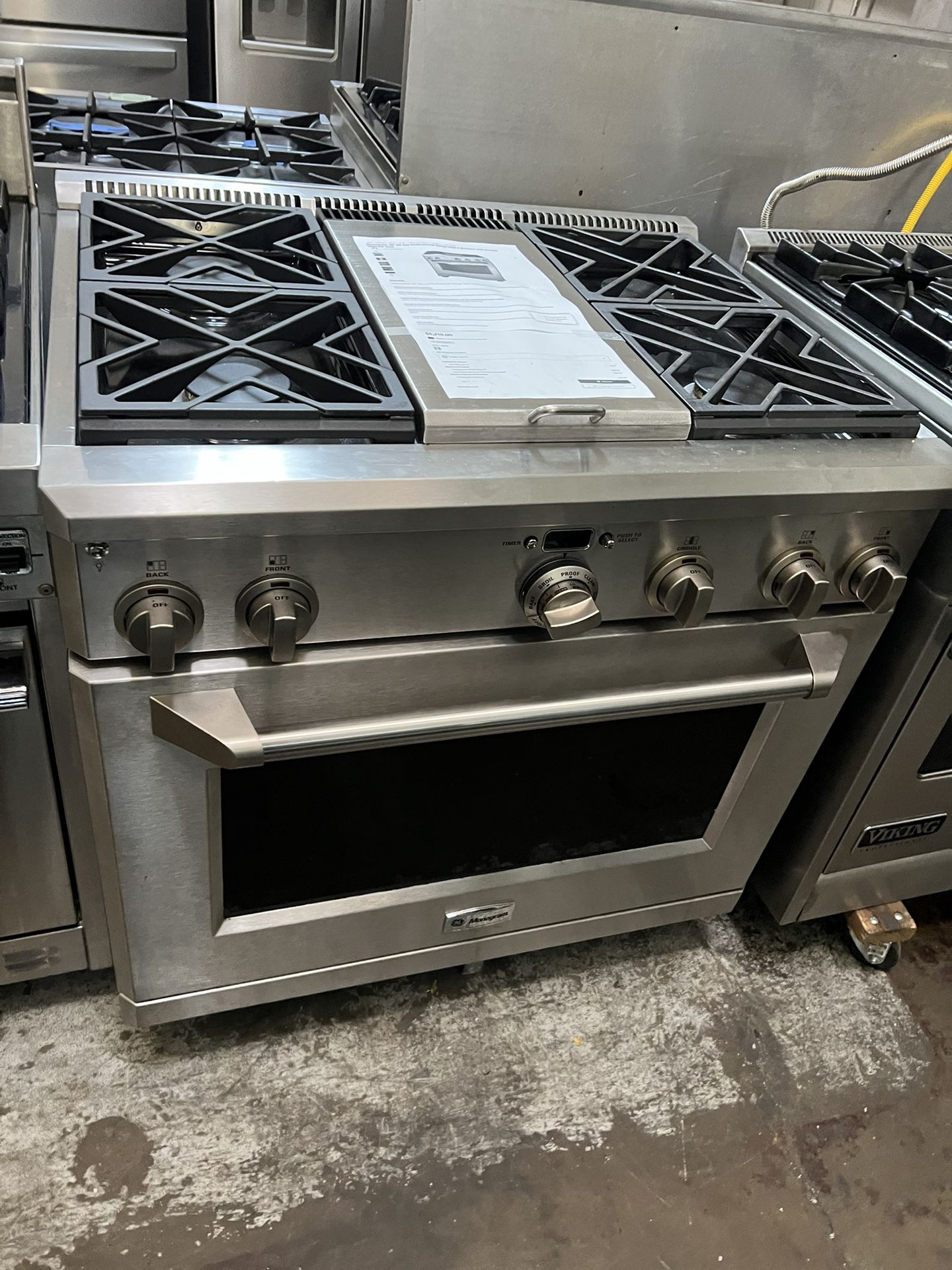 Ge Monogram 36@ Dual Fuel Gas Range 