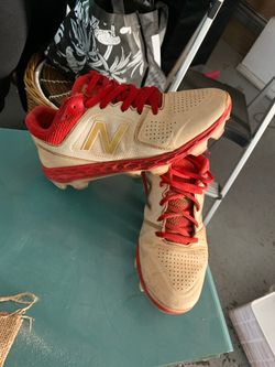 Softball cleats