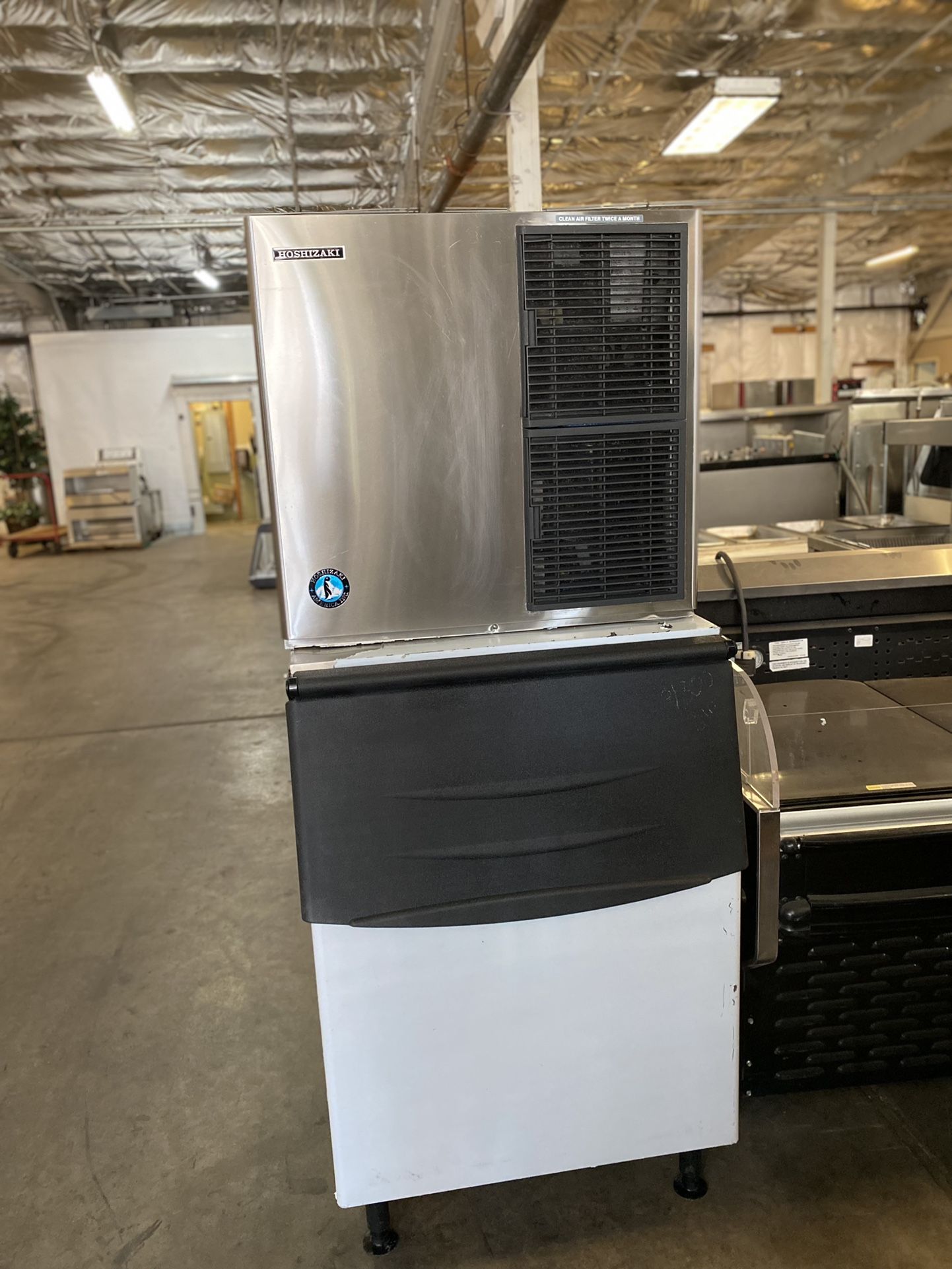 Commercial Ice Maker / Máquina De Hielo
