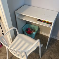 White Kids Desk And Chair 
