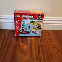LEGO Juniors Pirate Treasure Hunt (Set 10679)