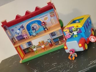 Muppet Babies School With 9 Figures And Bus